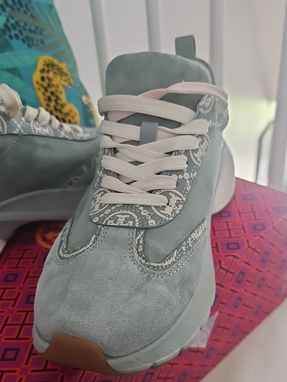 Tory BUrch Monogram Good Trainer Sz 8 - Picture 3 of 4